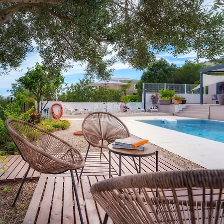 Villa Parragil, Piscina Jardim Prestige For *