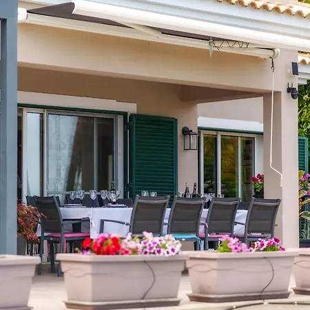 Parragil, Piscina Jardim Prestige For Βίλα