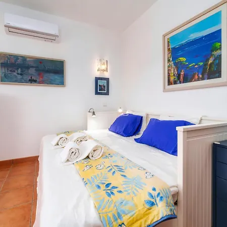 Parragil, Piscina Jardim Prestige For Βίλα Λουλέ