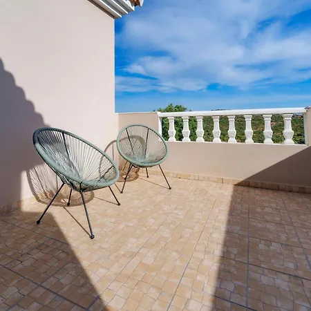 Parragil, Piscina Jardim Prestige For Βίλα